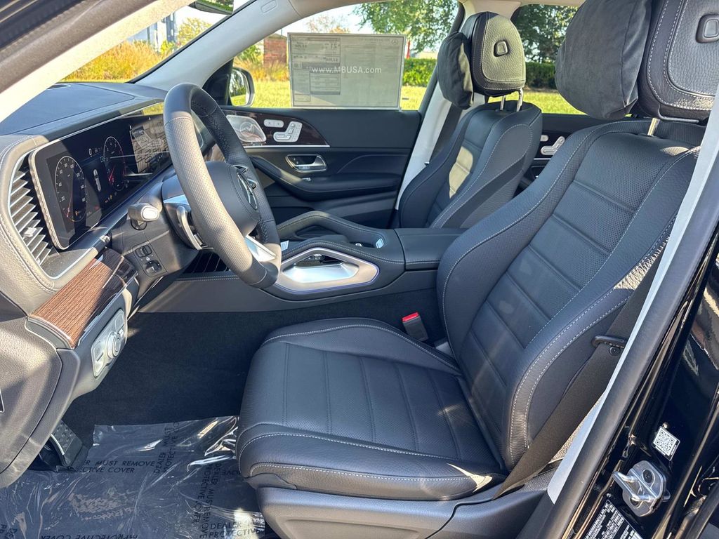 2026 Mercedes Benz GLS 450 4MATIC photo 19