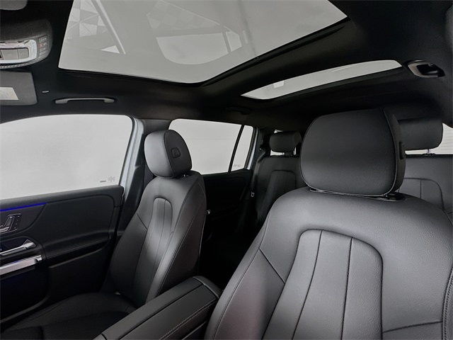 2026 Mercedes Benz GLB 250 photo 21