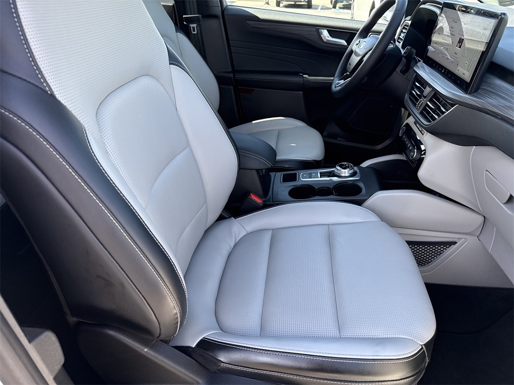 2023 Ford Escape Platinum photo 13