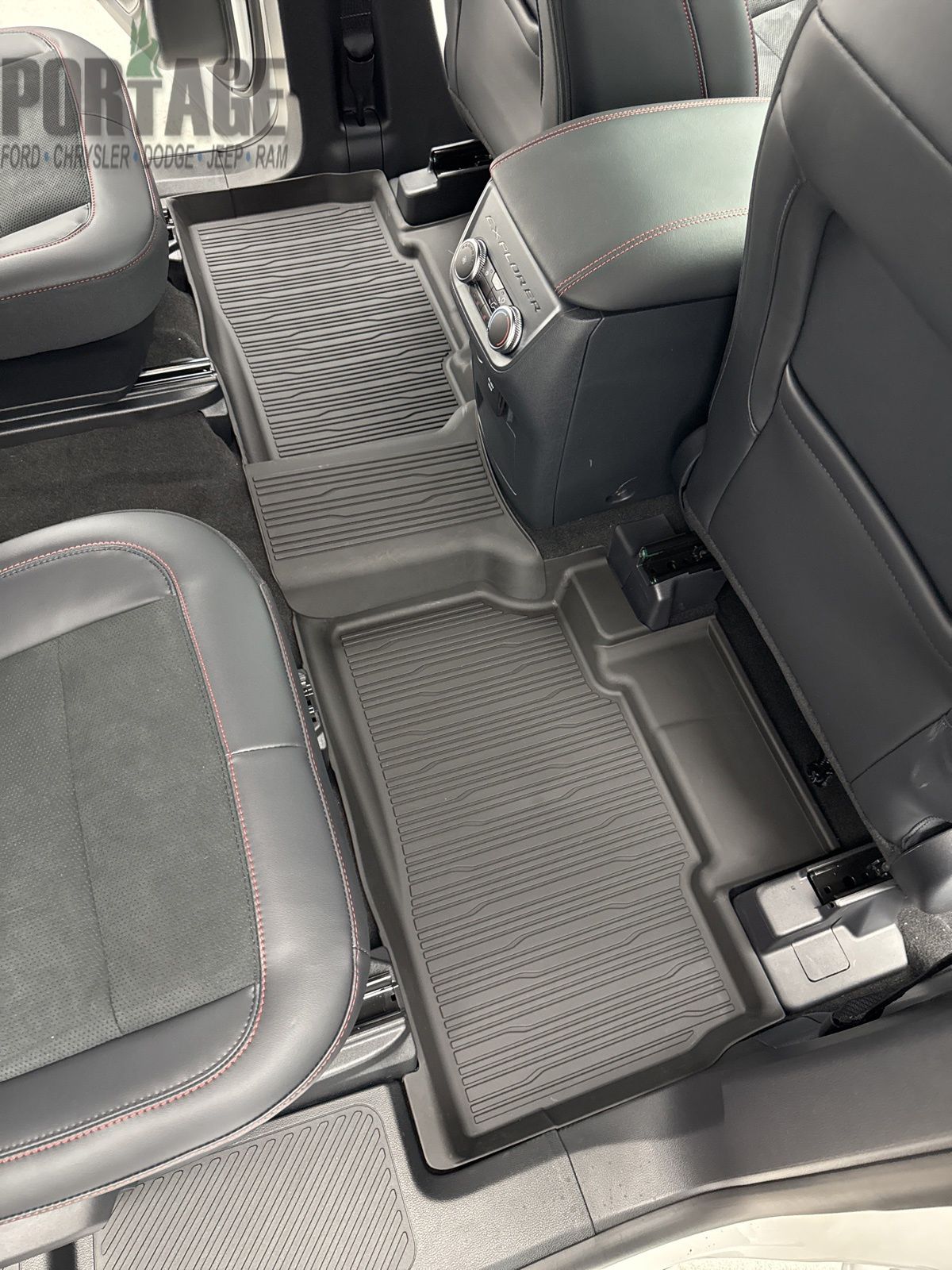 2025 Ford Explorer ST photo 36