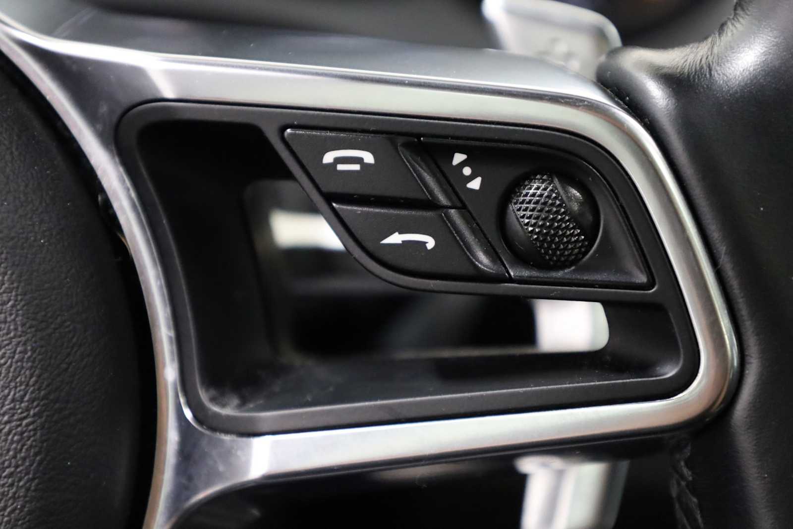 2017 Porsche Cayenne S E-Hybrid Platinum Edition photo 21