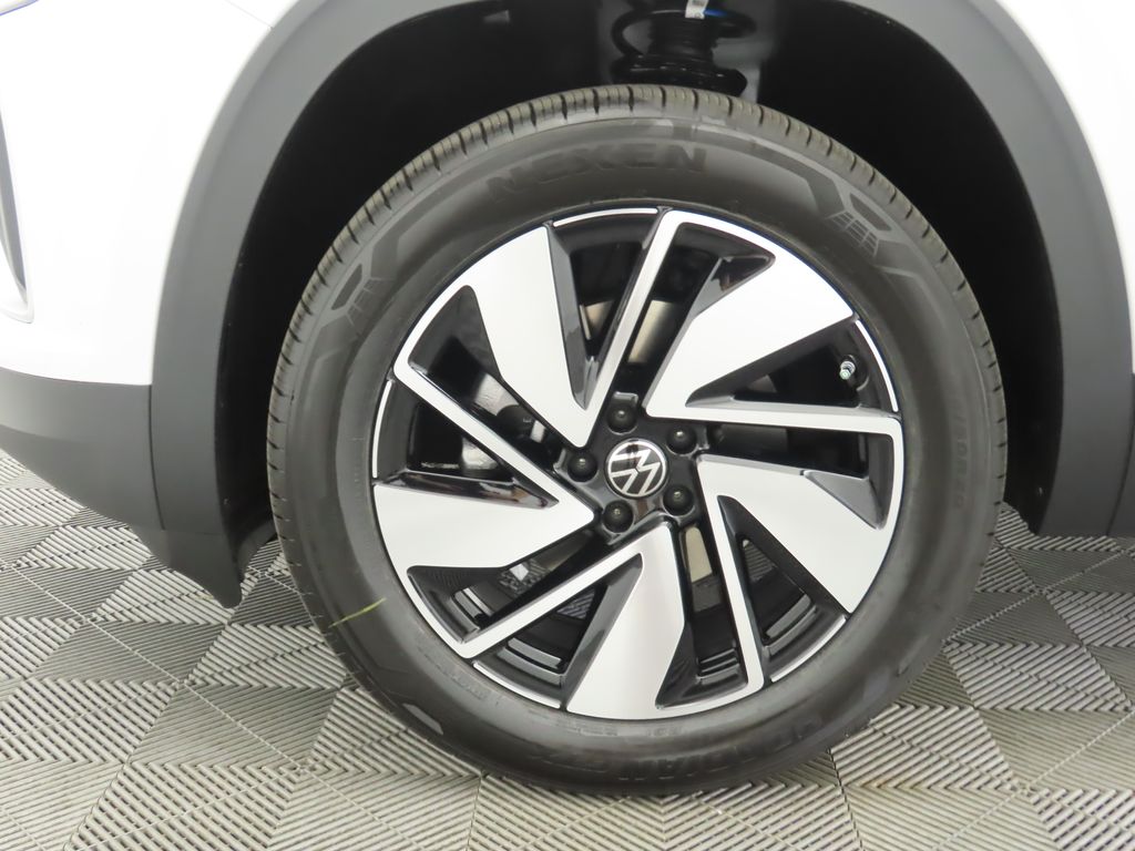 2026 Volkswagen Atlas SE Technology photo 29