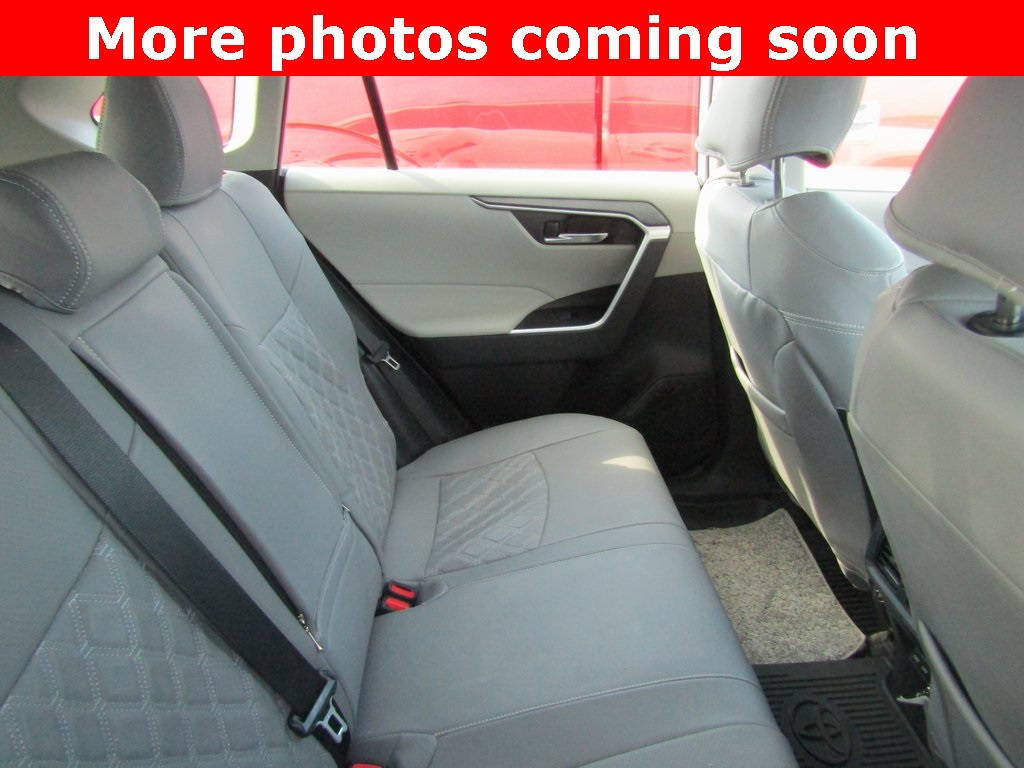 2022 Toyota RAV4 XLE photo 11