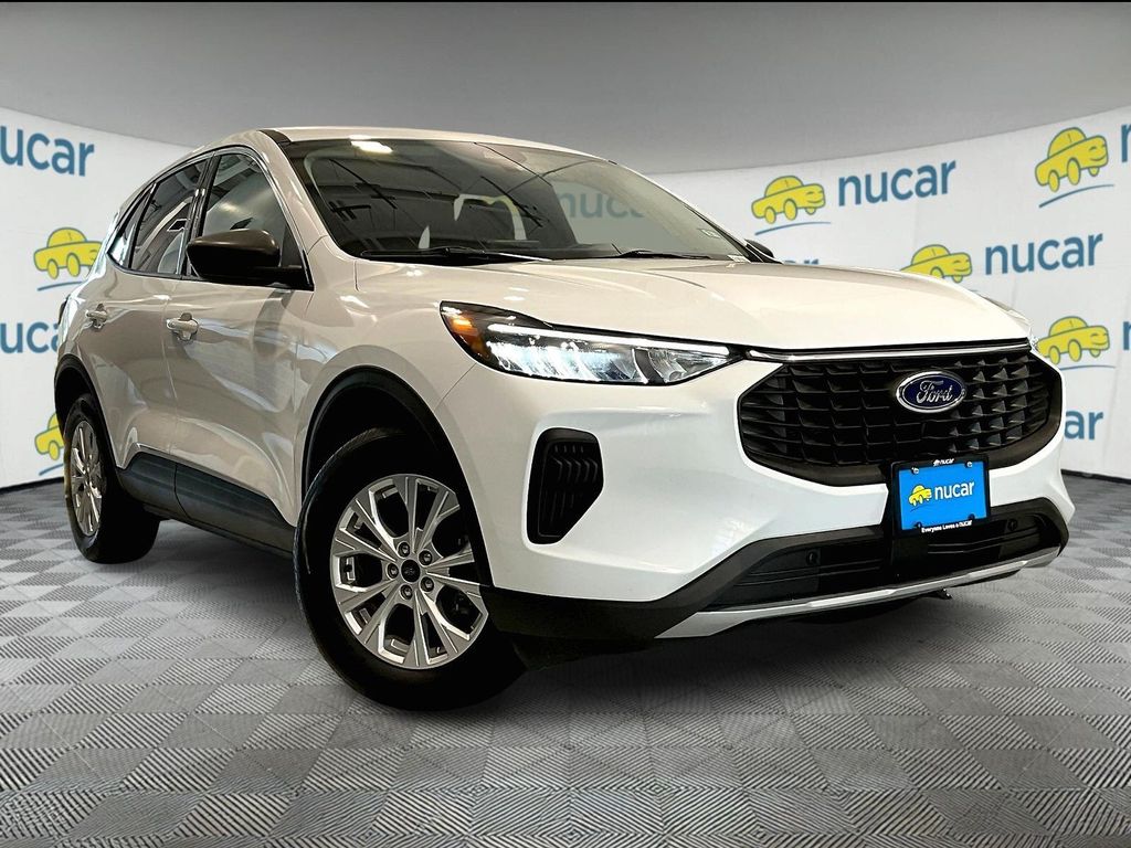 2023 Ford Escape Active's photo
