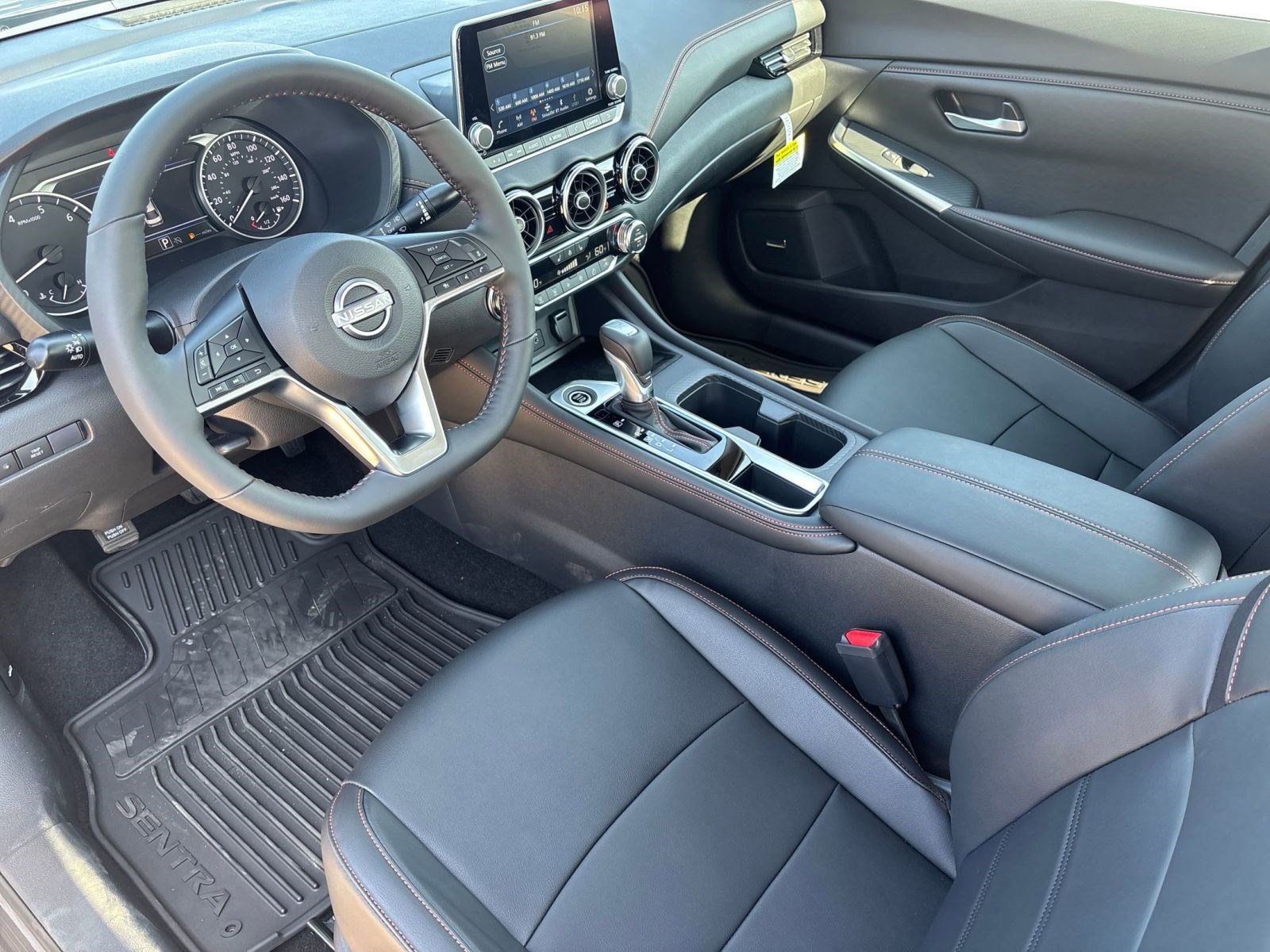 2025 Nissan Sentra SR photo 4