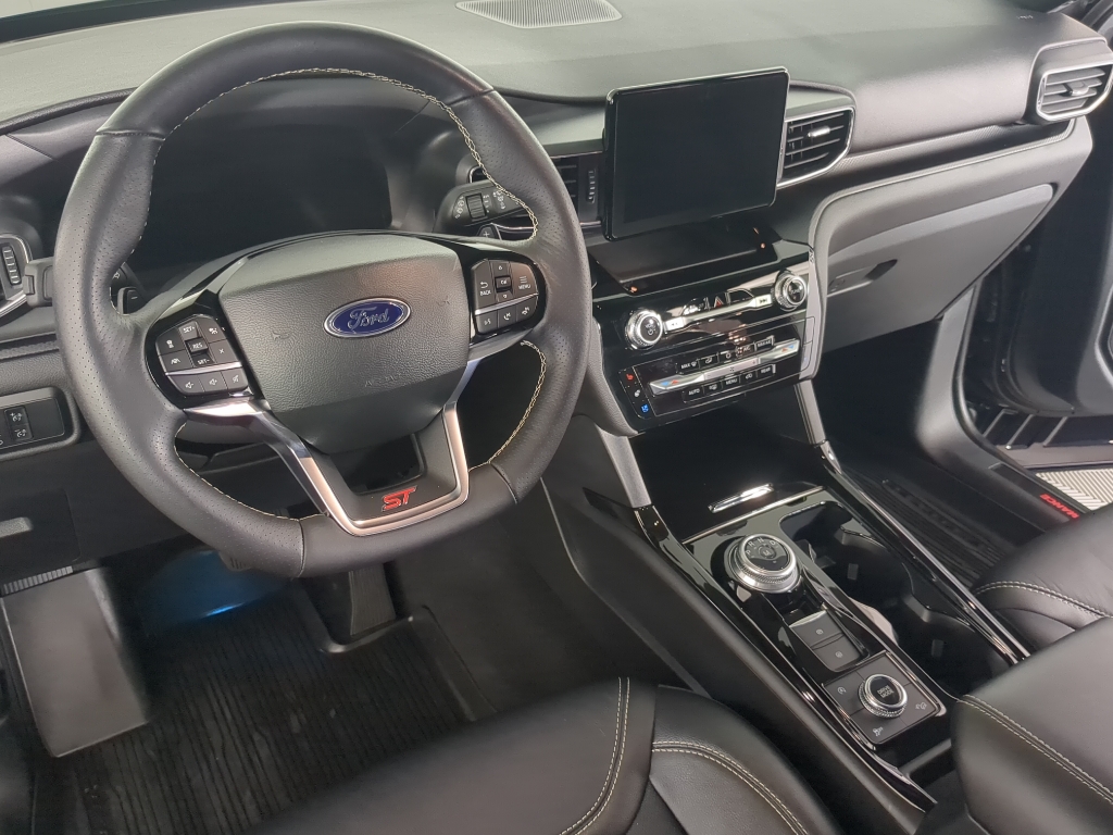 2023 Ford Explorer ST photo 20