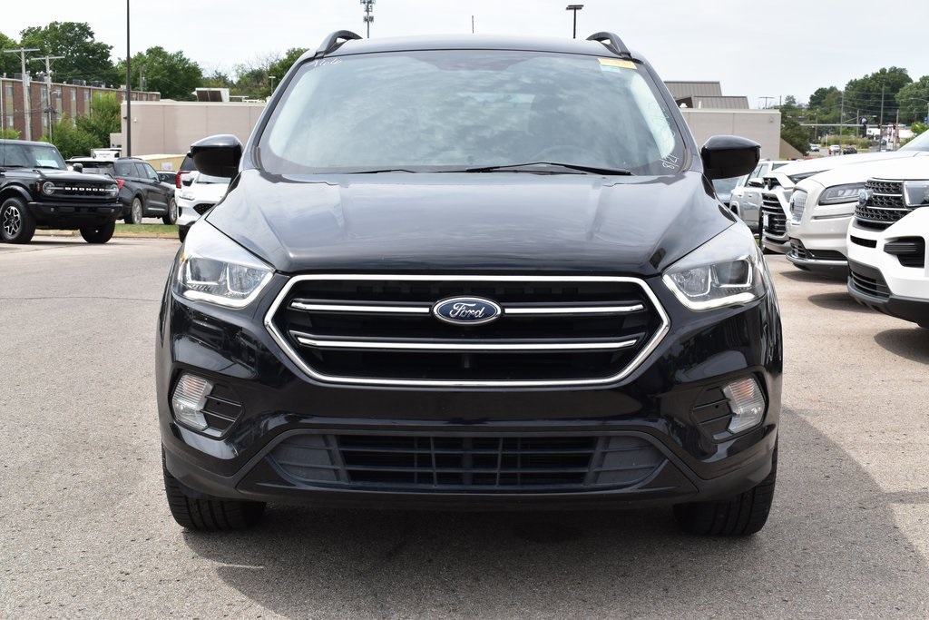 Used 2019 Ford Escape SE with VIN 1FMCU0GD8KUA63865 for sale in Kansas City