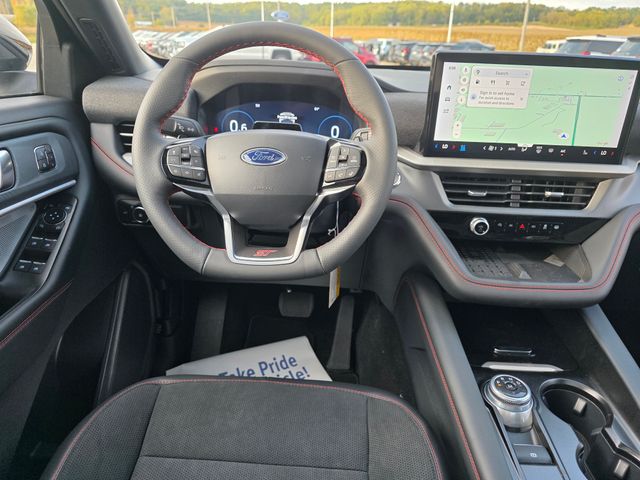 2025 Ford Explorer ST photo 31
