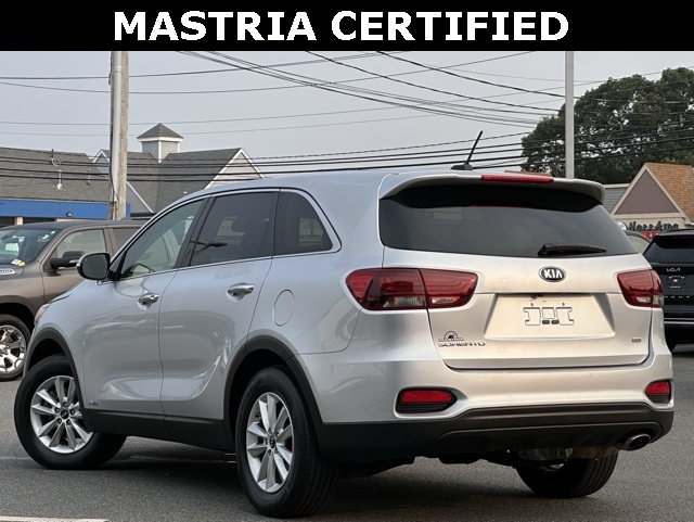 2020 Kia Sorento LX photo 2
