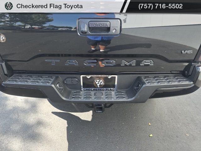 2020 Toyota Tacoma TRD Sport photo 17