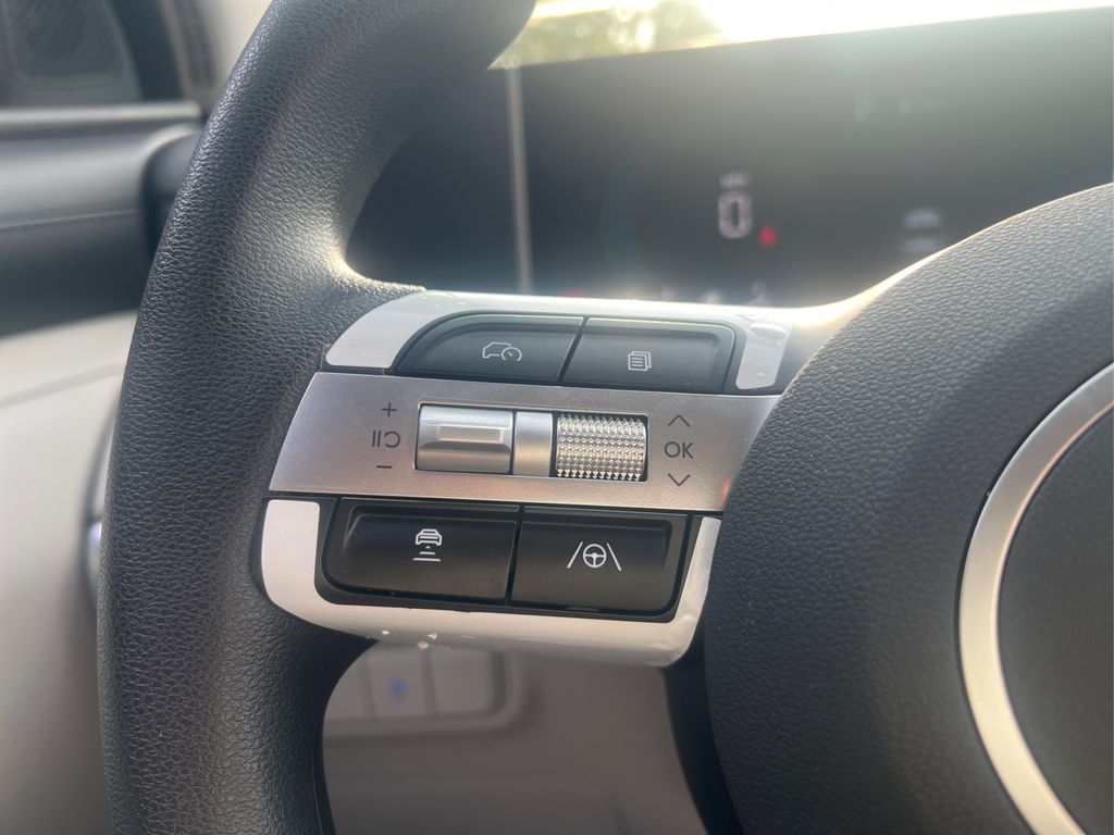 2025 Hyundai Tucson SE photo 21