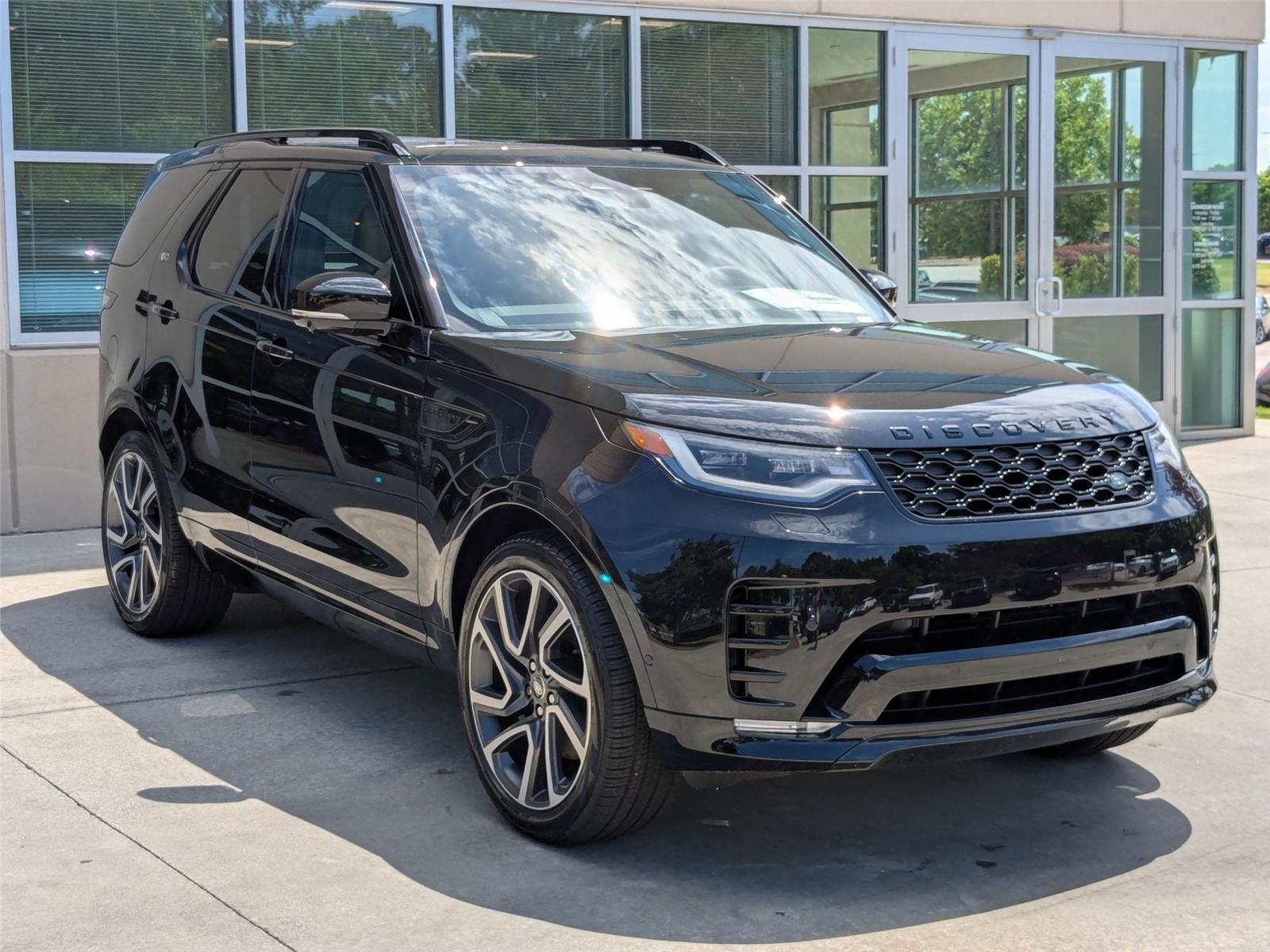 2025 Land Rover Discovery SE photo 2