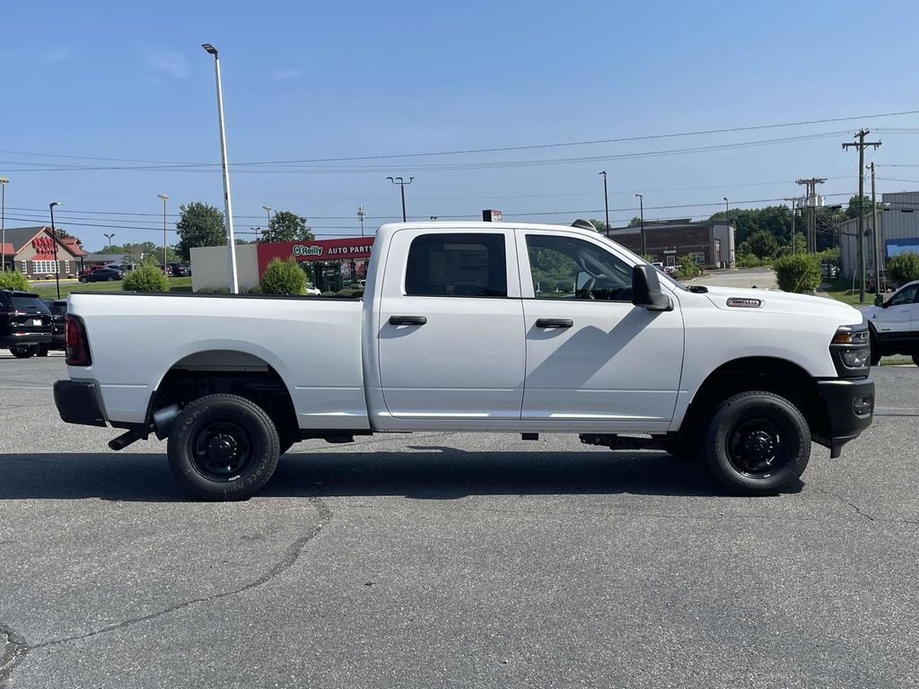 2025 Ram 2500 Tradesman photo 8