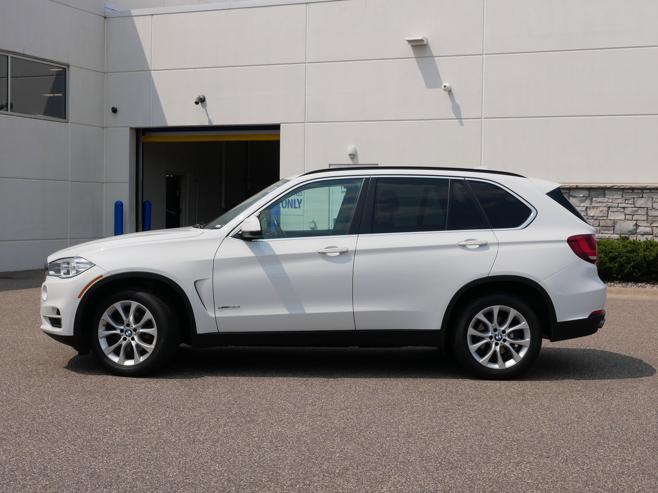 Used 2016 BMW X5 xDrive35i with VIN 5UXKR0C53G0U48442 for sale in Coon Rapids, Minnesota