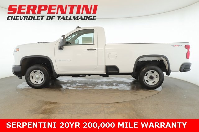 2025 Chevrolet Silverado 2500HD photo 2