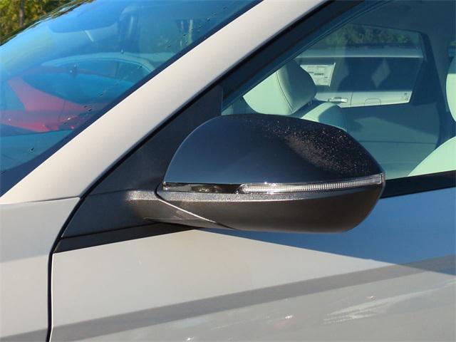 2026 Hyundai Kona SEL photo 12