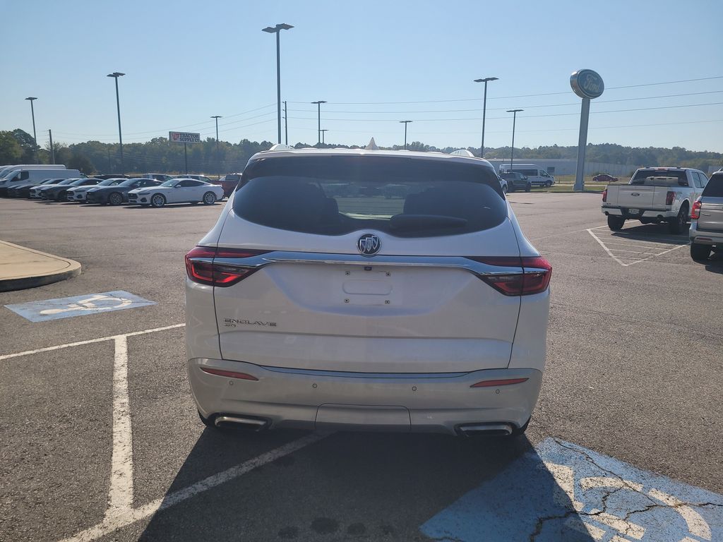 2020 Buick Enclave Essence photo 3