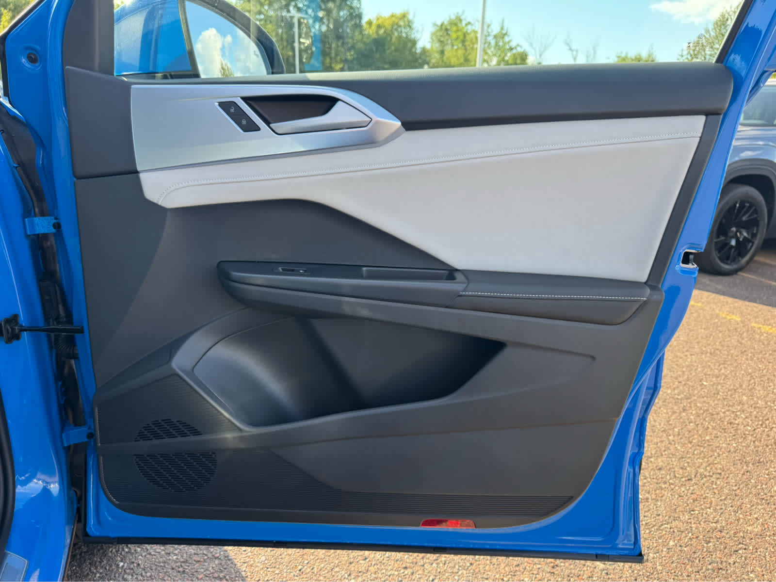 2025 Volkswagen Taos SE photo 41