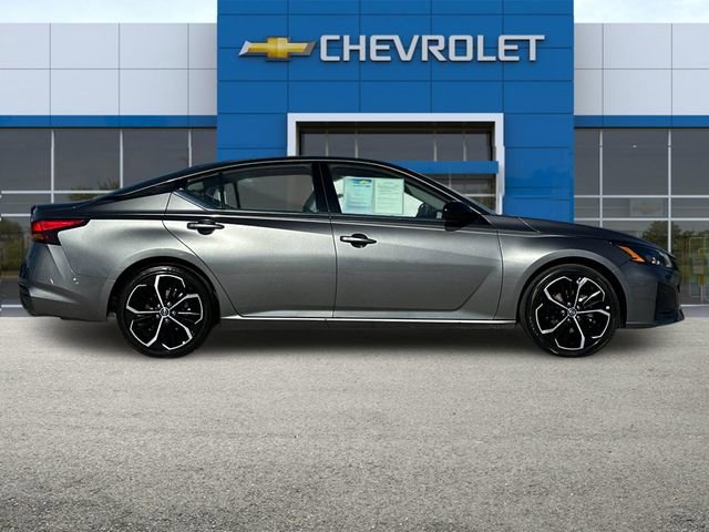 2023 Nissan Altima 2.5 SR photo 3