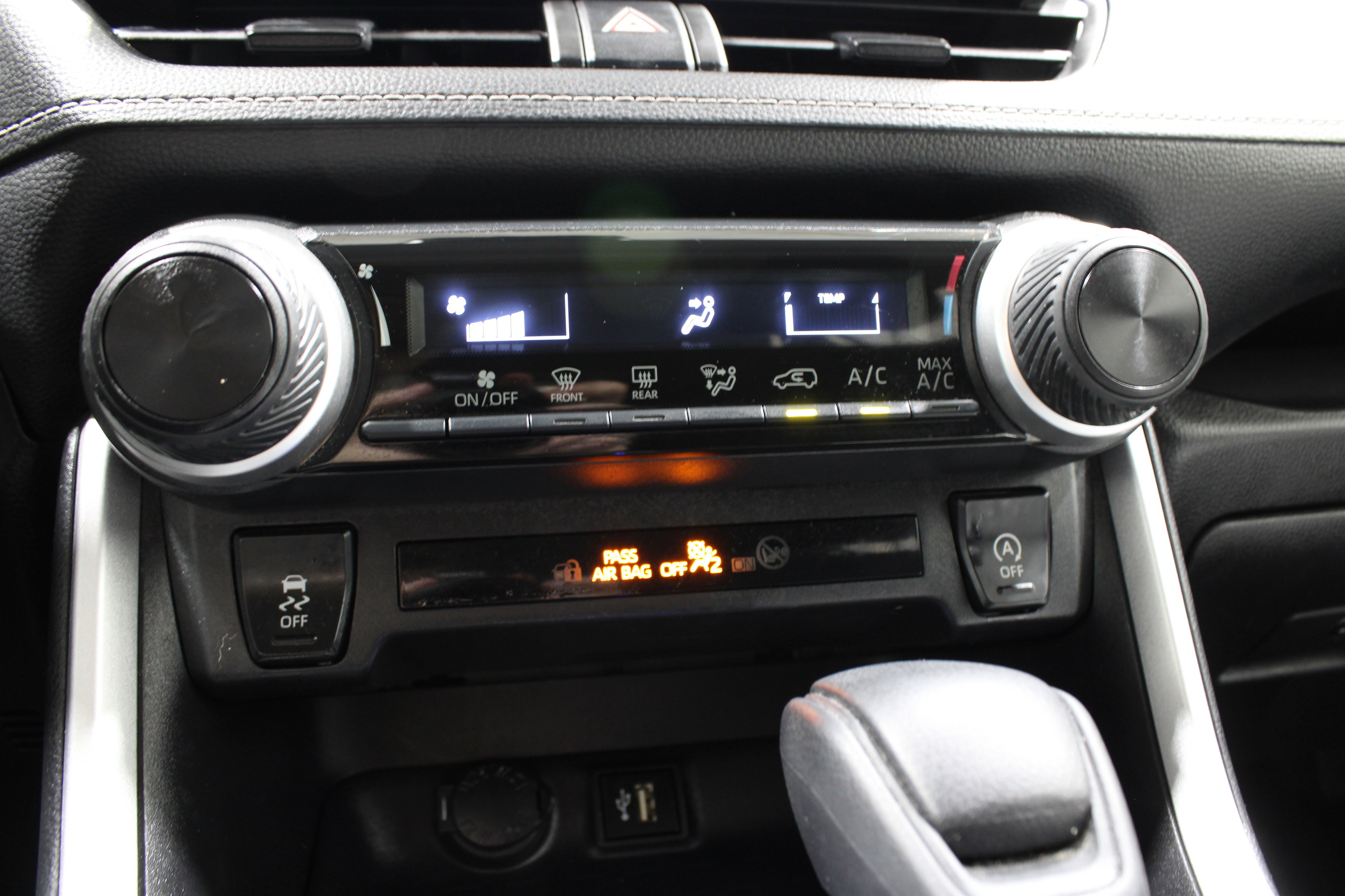 2024 Toyota RAV4 LE photo 14