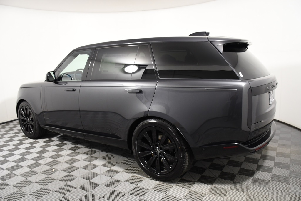 2025 Land Rover Range Rover SE photo 2
