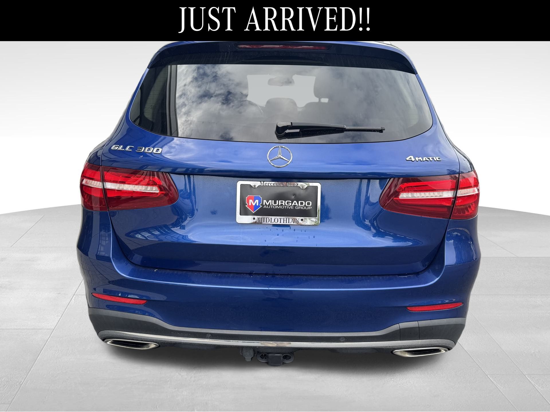 2017 Mercedes Benz GLC 300 4MATIC photo 4