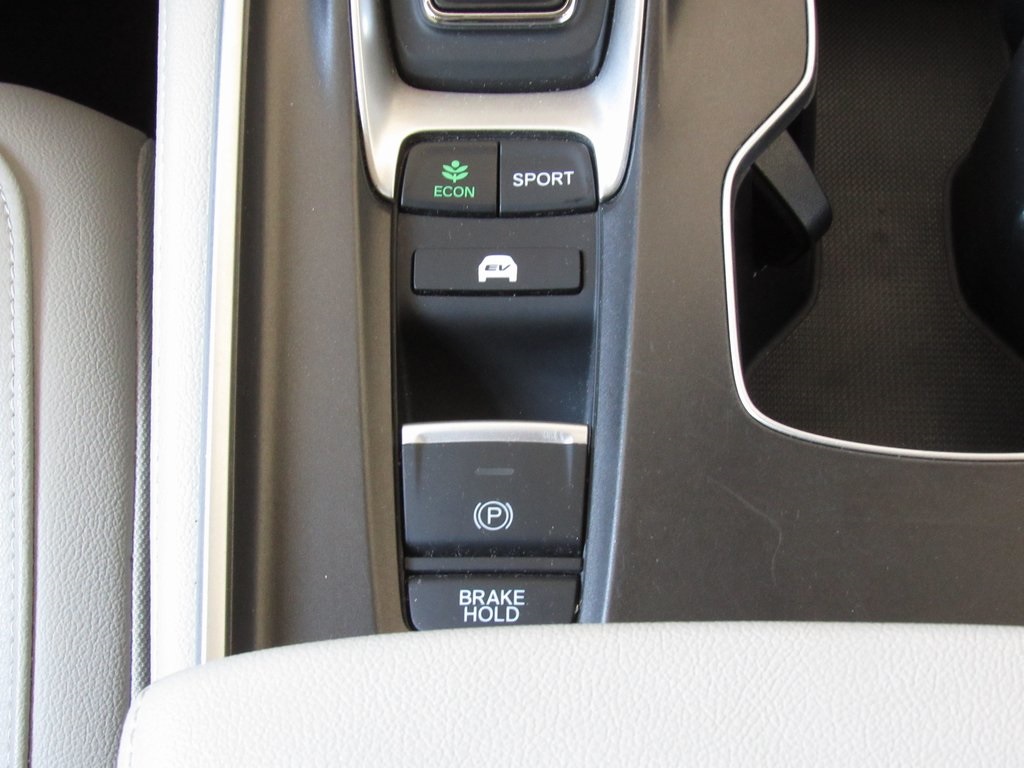 2022 Honda Accord Hybrid Touring photo 27