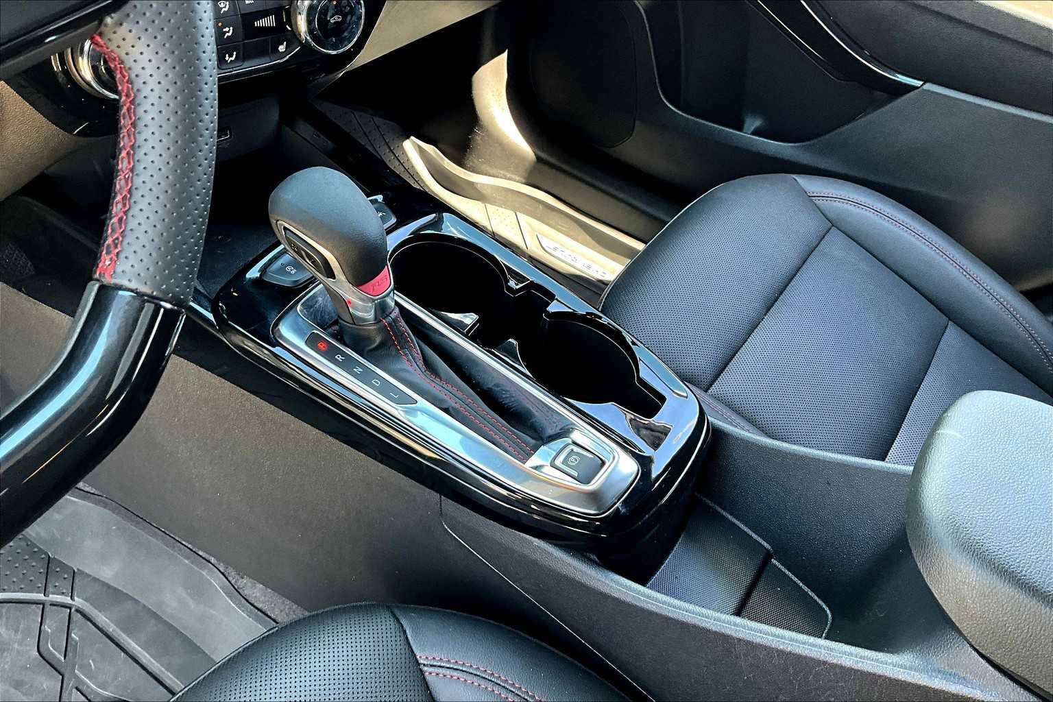 2025 Chevrolet Trax photo 16