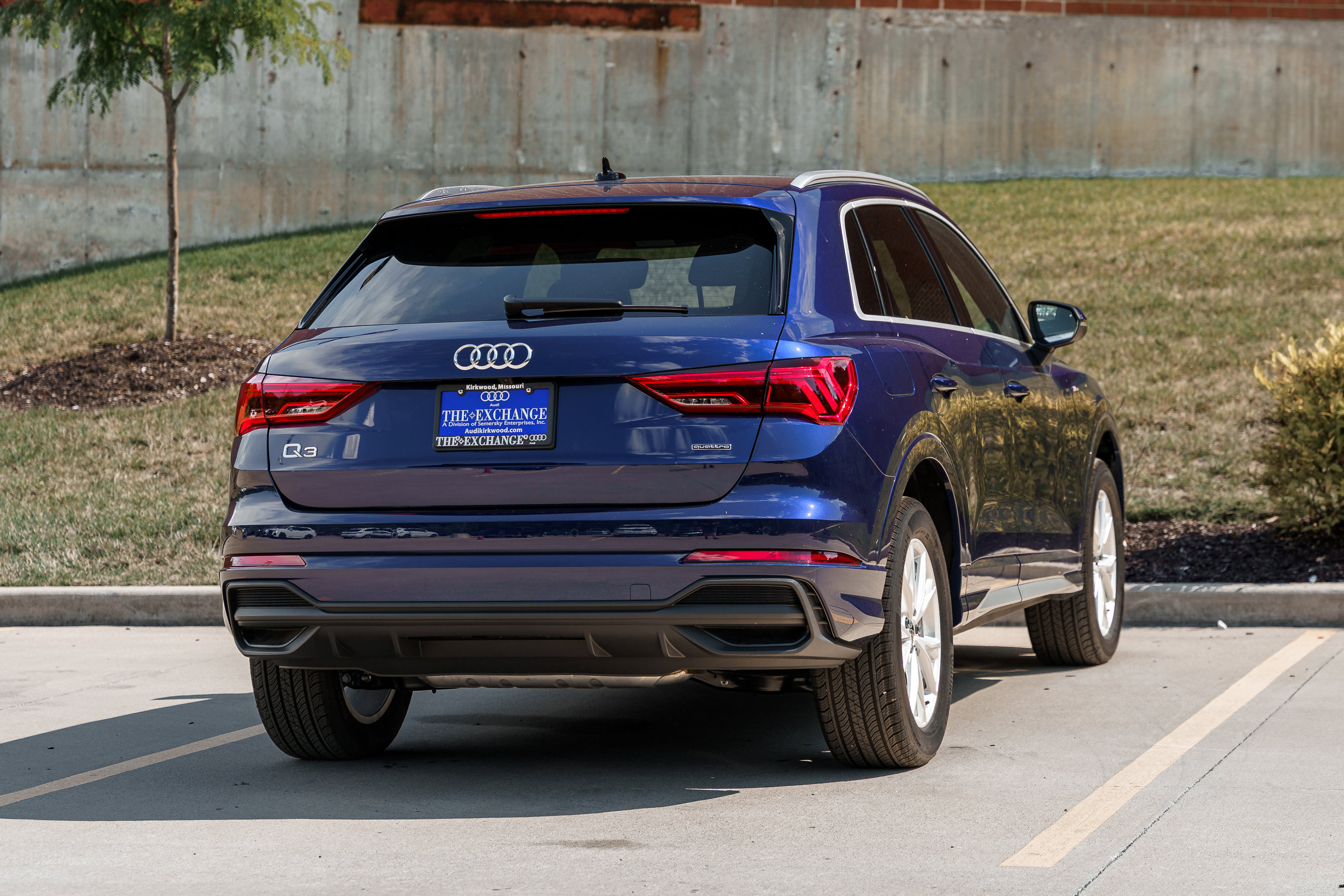 2025 Audi Q3 S line Premium photo 4
