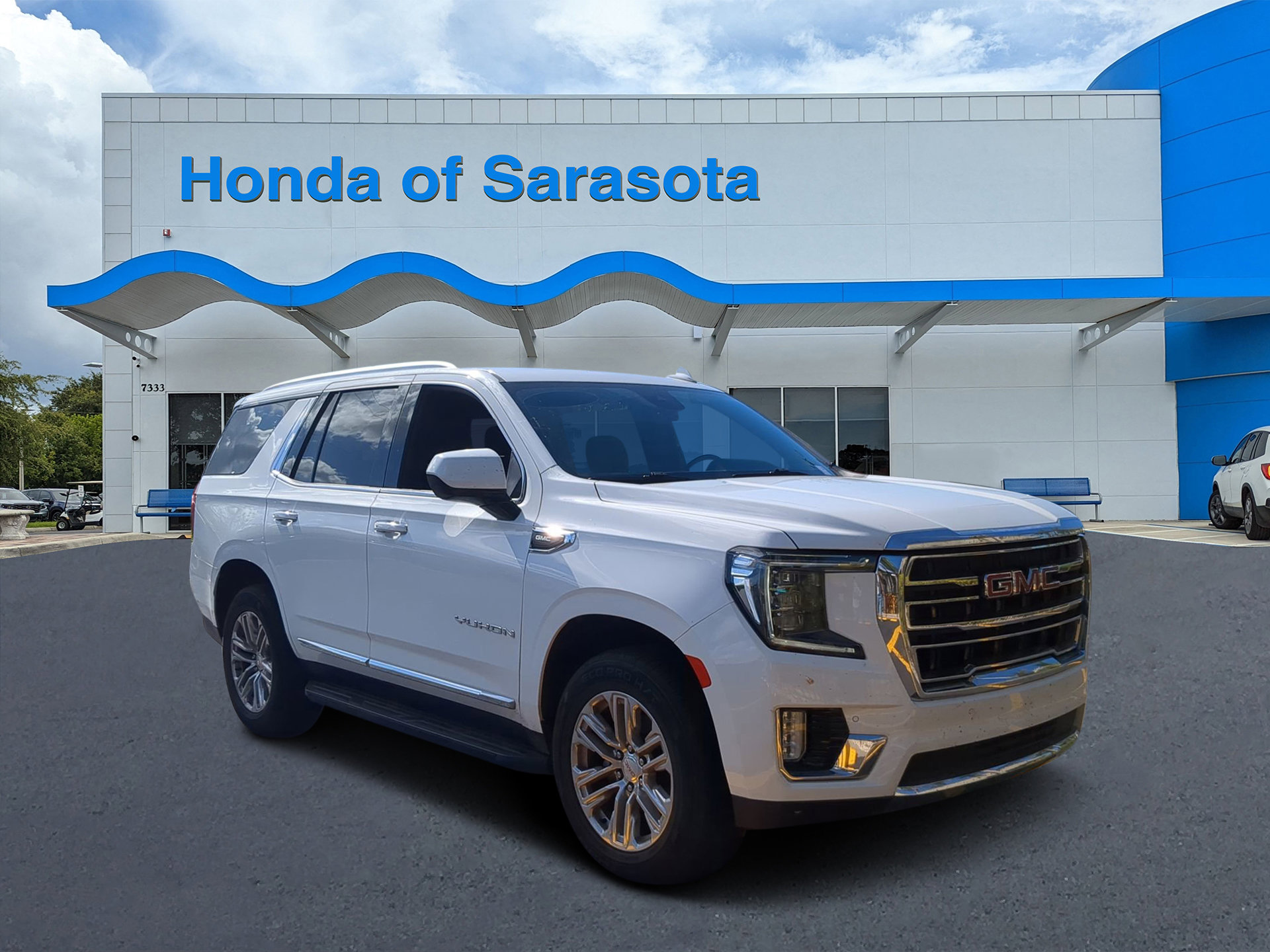 2023 GMC Yukon SLT's photo