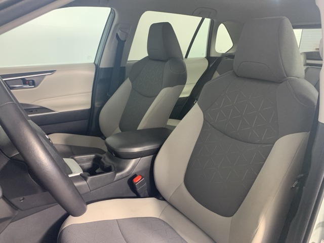 2021 Toyota RAV4 Hybrid XLE photo 10