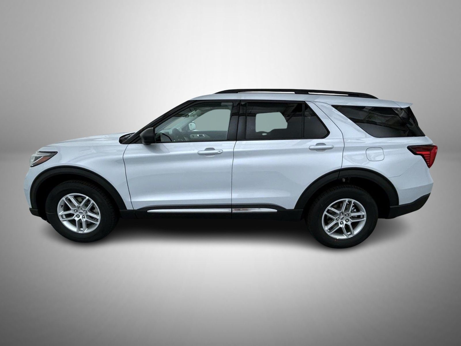 2025 Ford Explorer photo 8