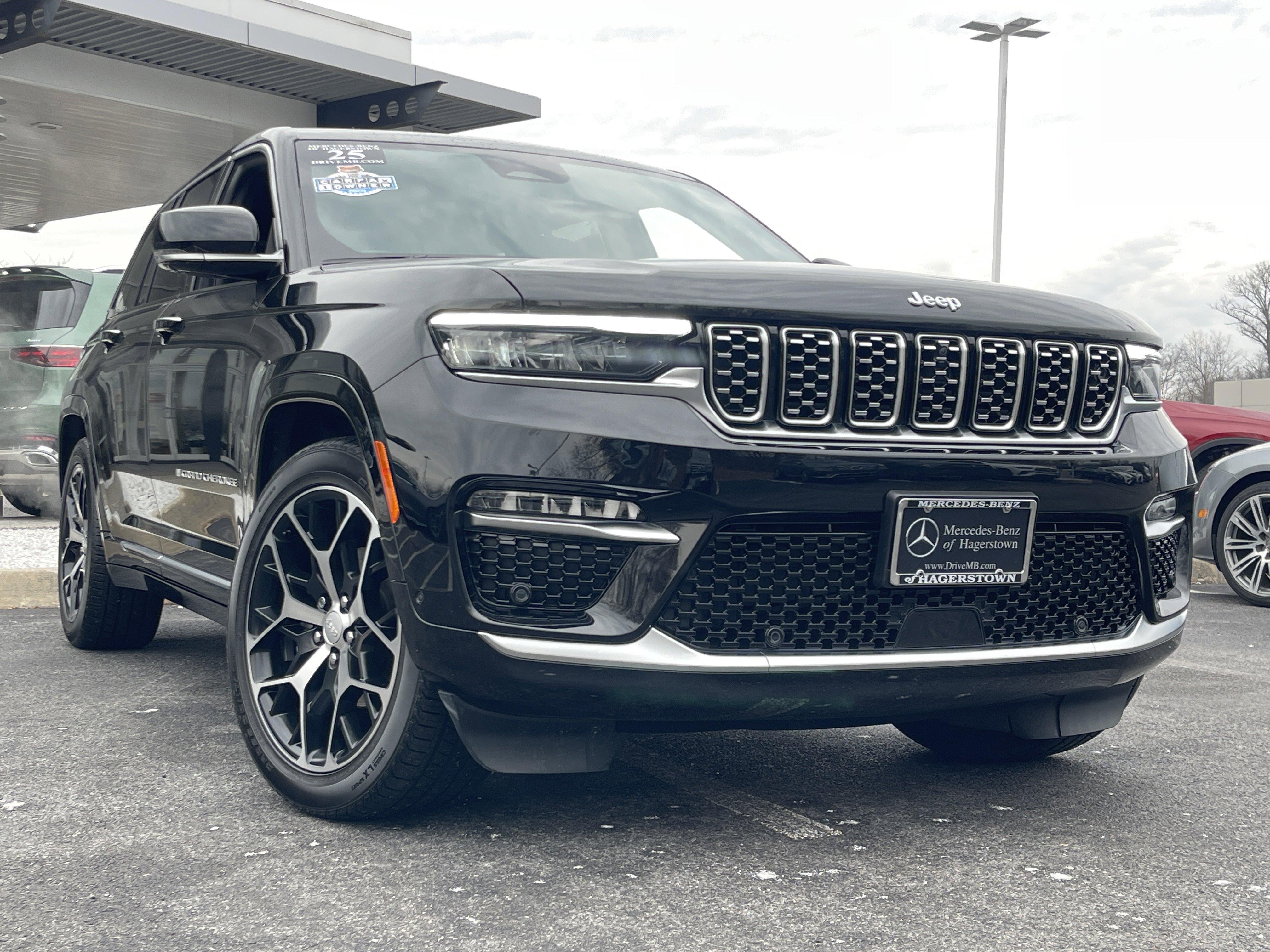 2025 Jeep Grand Cherokee Summit Reserve's photo
