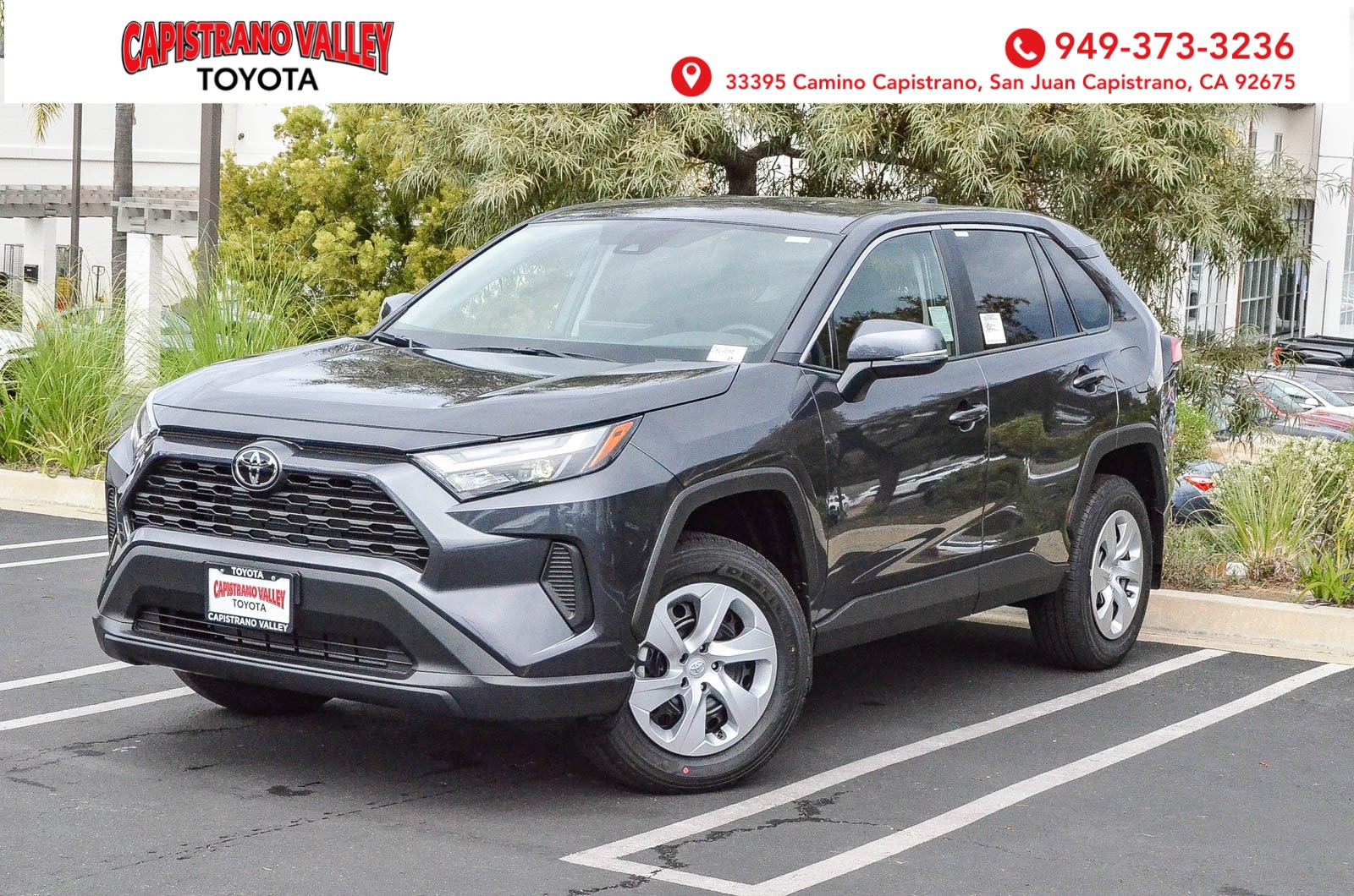 2025 Toyota RAV4 LE's photo