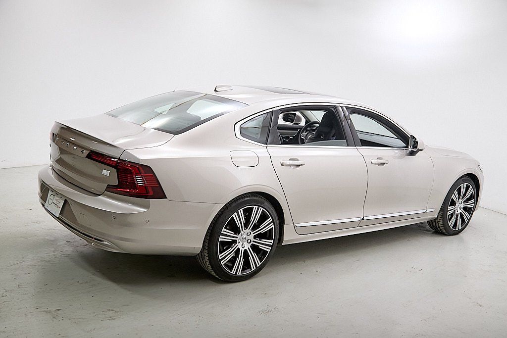 2024 VOLVO S90 - Image 8