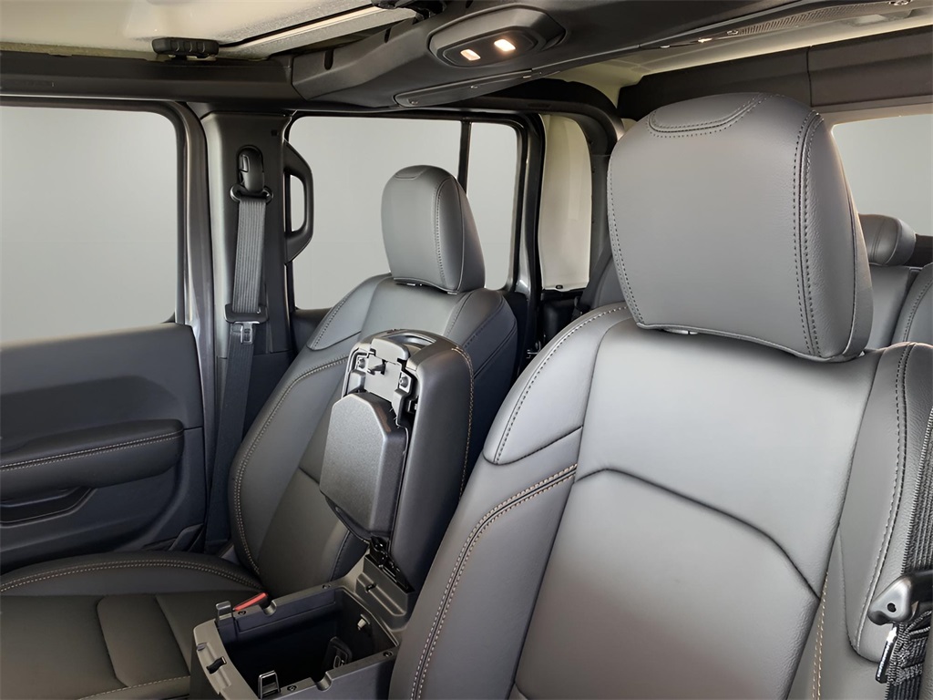 2025 Jeep Gladiator Sport photo 22