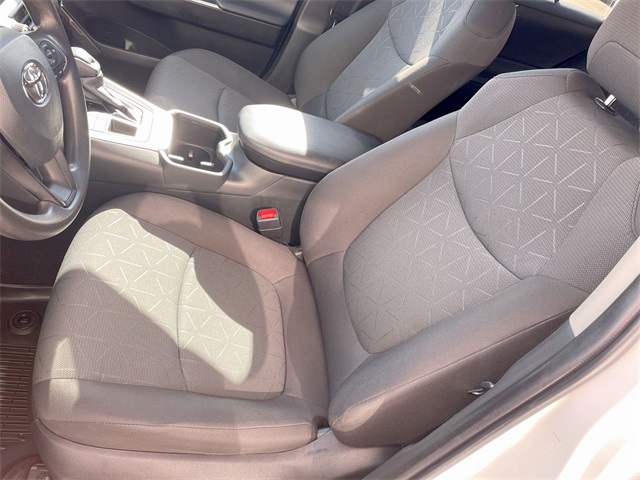 2023 Toyota RAV4 XLE photo 2