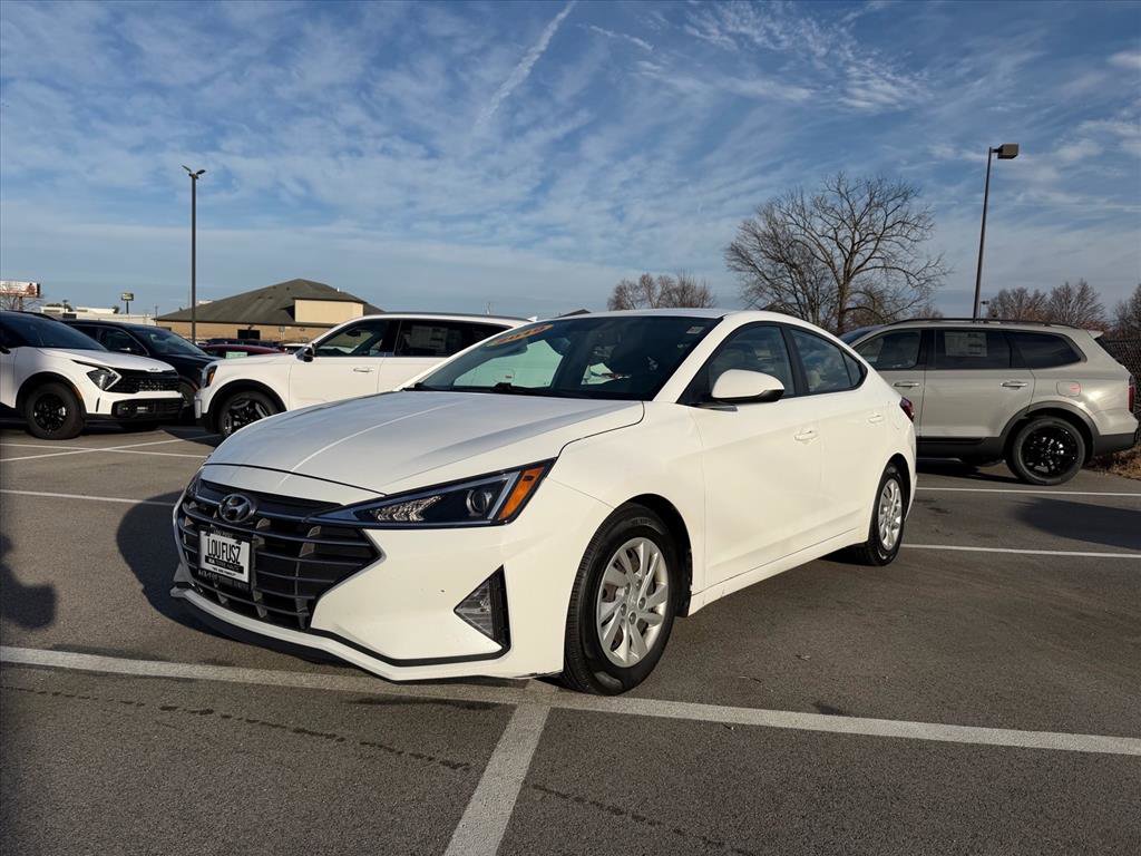 2019 Hyundai Elantra SE's photo