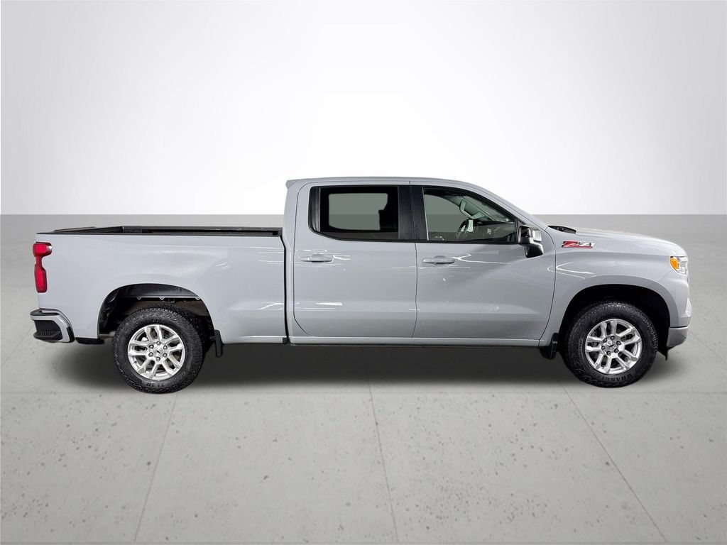 2024 Chevrolet Silverado 1500 RST photo 4