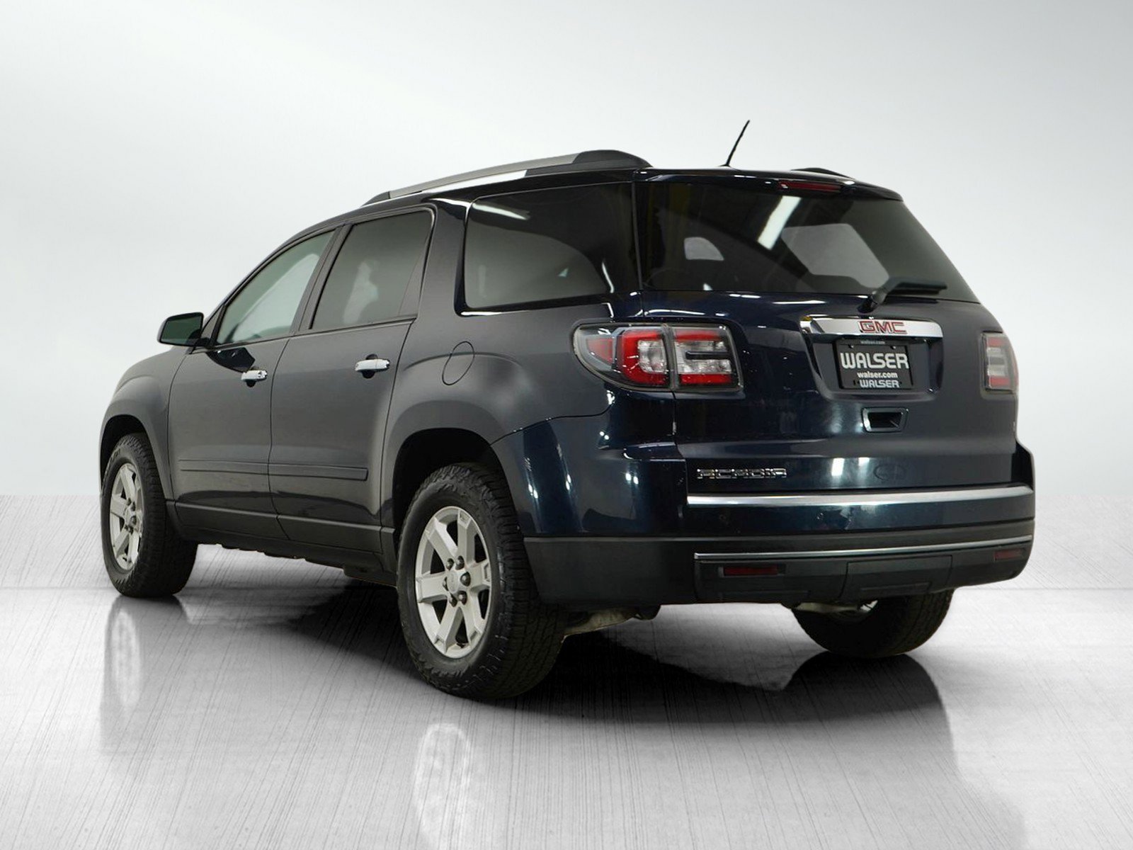 2015 Gmc Acadia SLE photo 3