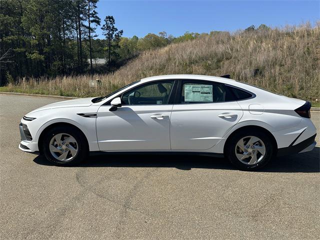 2025 Hyundai Sonata SE photo 2