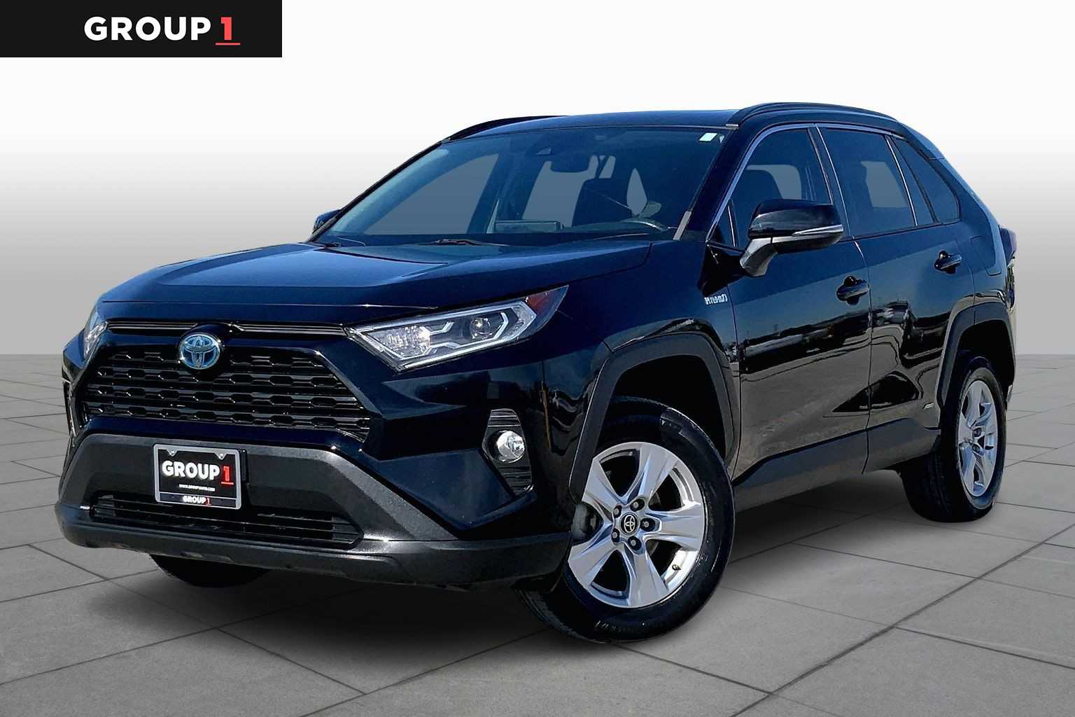 2021 Toyota RAV4 XLE's photo