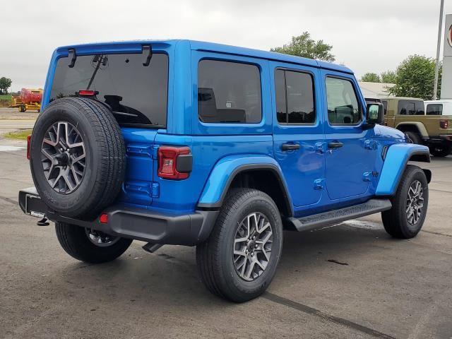 2025 Jeep Wrangler Sahara photo 3