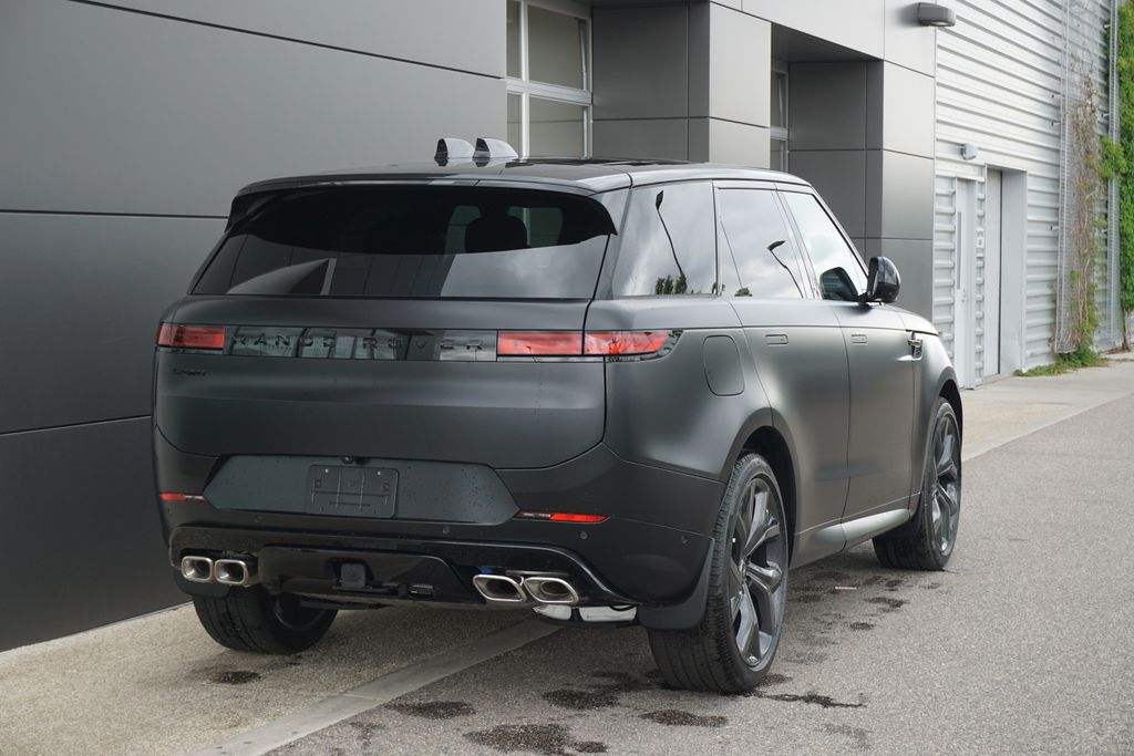 2025 Land Rover Range Rover Sport SE photo 2