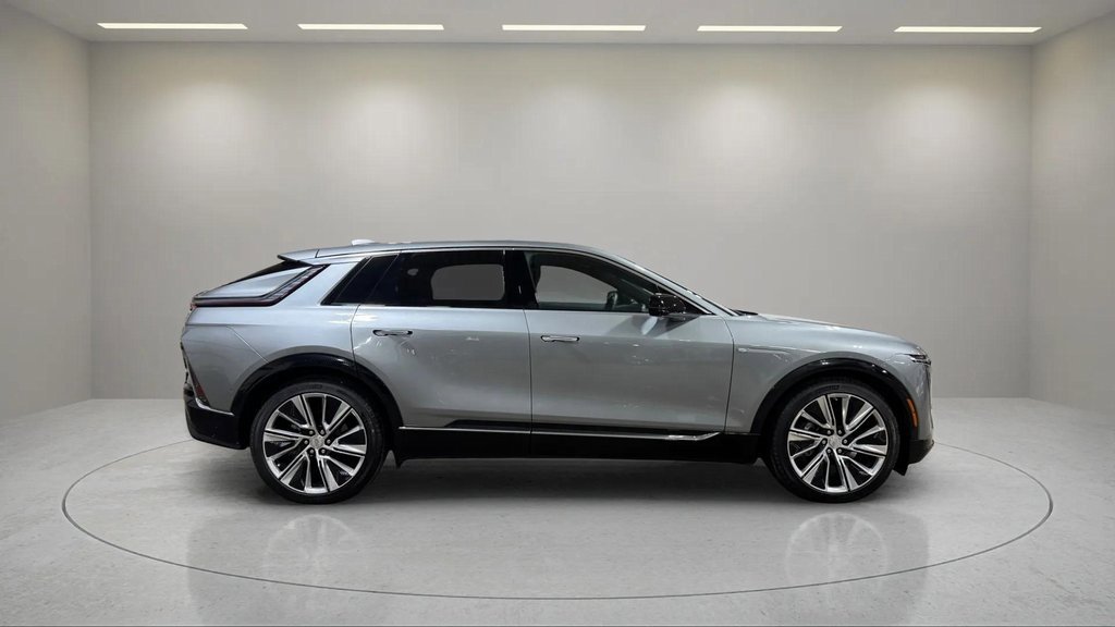 2024 Cadillac Lyriq Luxury photo 4