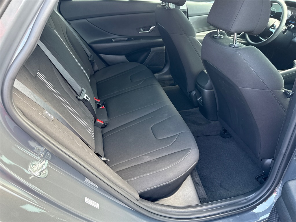 2024 Hyundai Elantra SEL photo 15