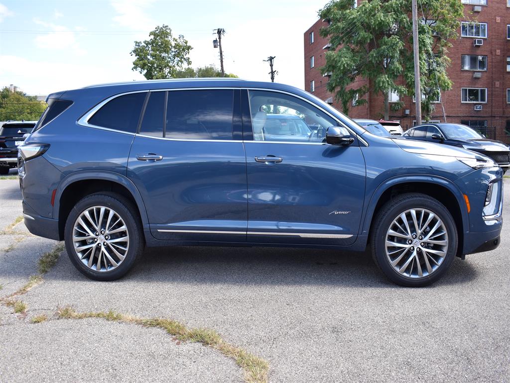 2026 Buick Enclave Avenir photo 2