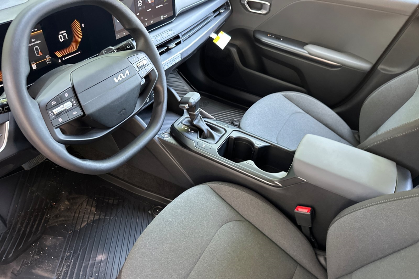 2025 Kia K4 LXS photo 6