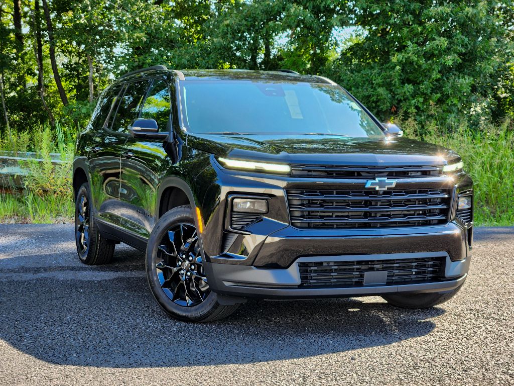 2025 Chevrolet Traverse photo 10