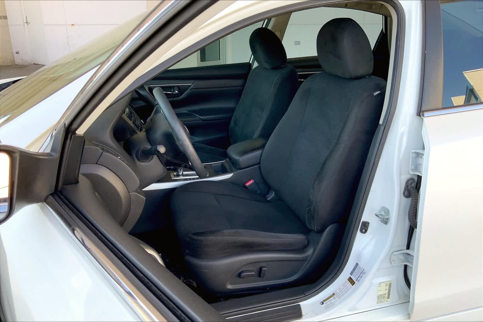 2015 Nissan Altima 2.5 S photo 7